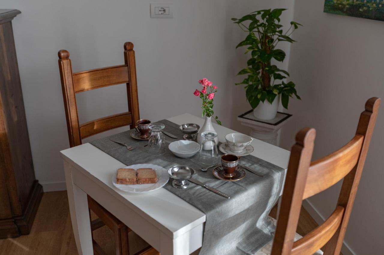 B&B Quattro Stagioni Charme And Wellness Besnate Exterior photo